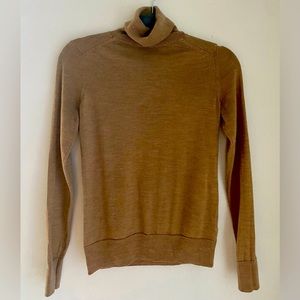 Banana Republic merino wool  turtle. Size xs color camel